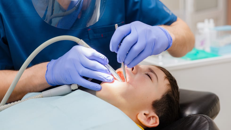 Emergency Dentist Oshawa: Costs, Wait Times & What to Bring